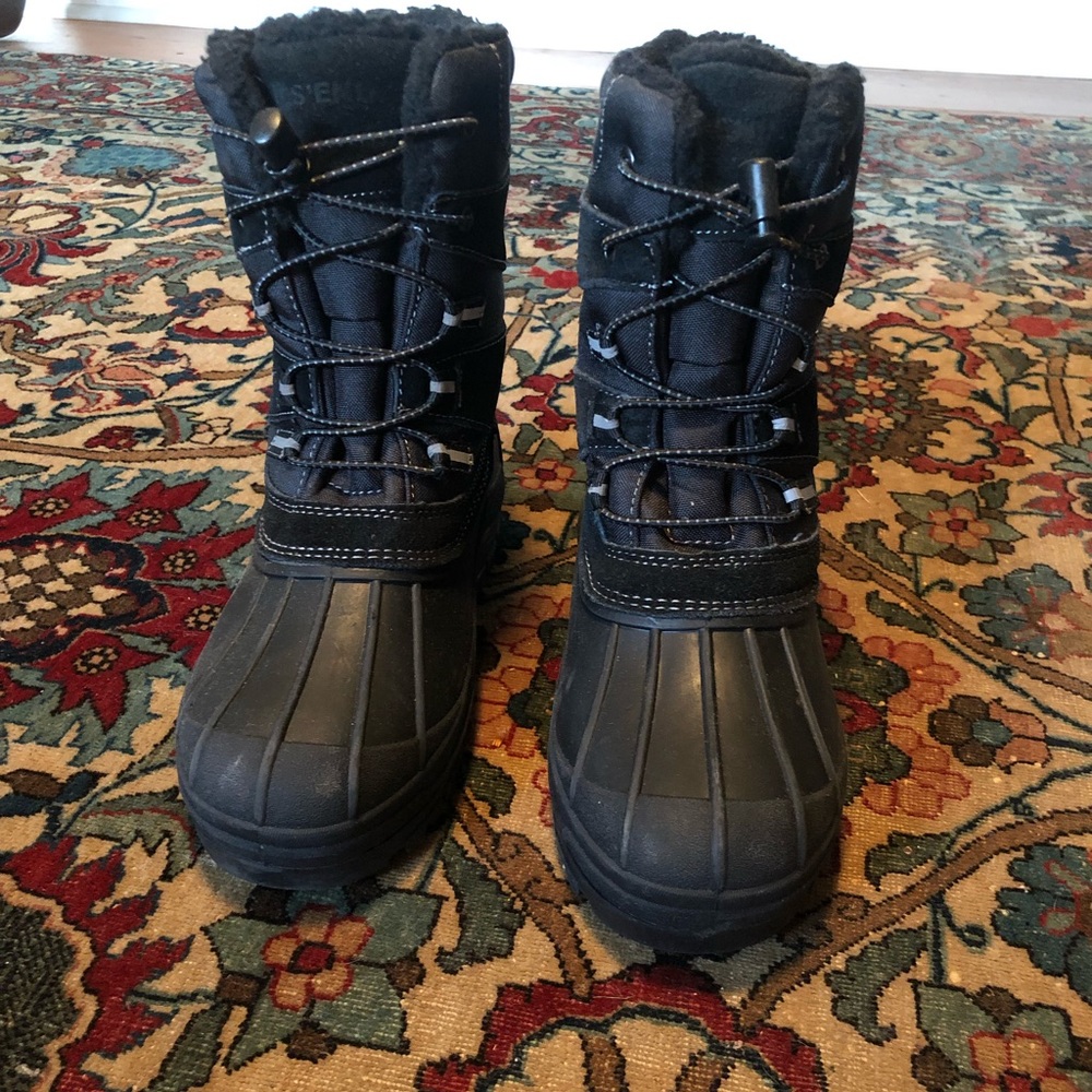 Lands’ End boys size 6 waterproof snow boots
